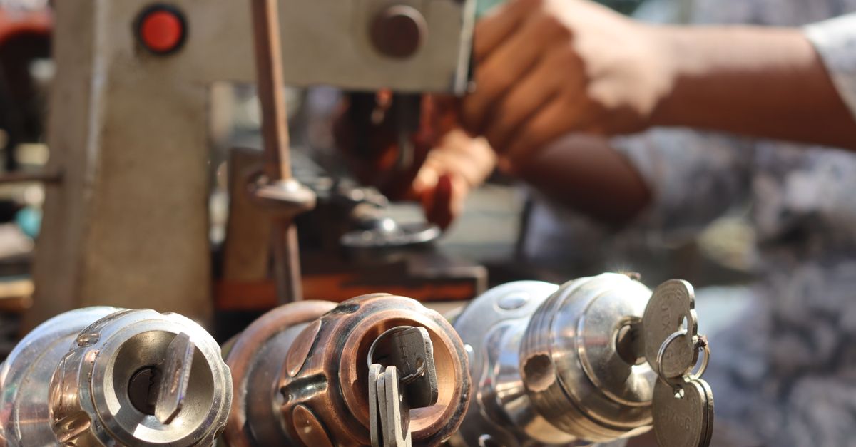 Storefront Door Lock Service — Purple Locksmith NYC