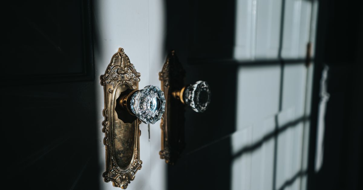 Why Your Door Knob Lock Keeps Sticking (and How to Fix It) — Purple Locksmith NYC