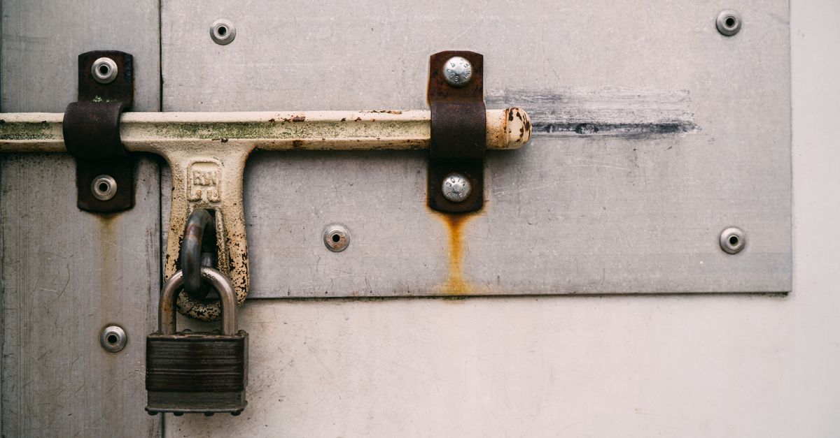 locksmith service technician — Purple Locksmith NYC